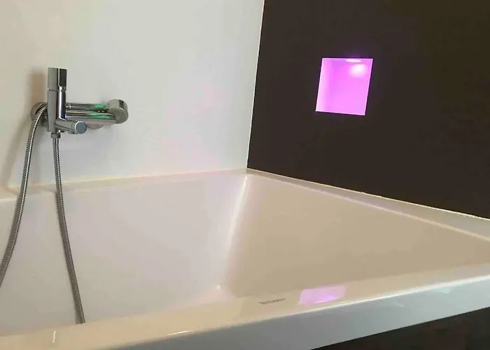 New Cozy With Private Bathroom P-room 1 * Делфт